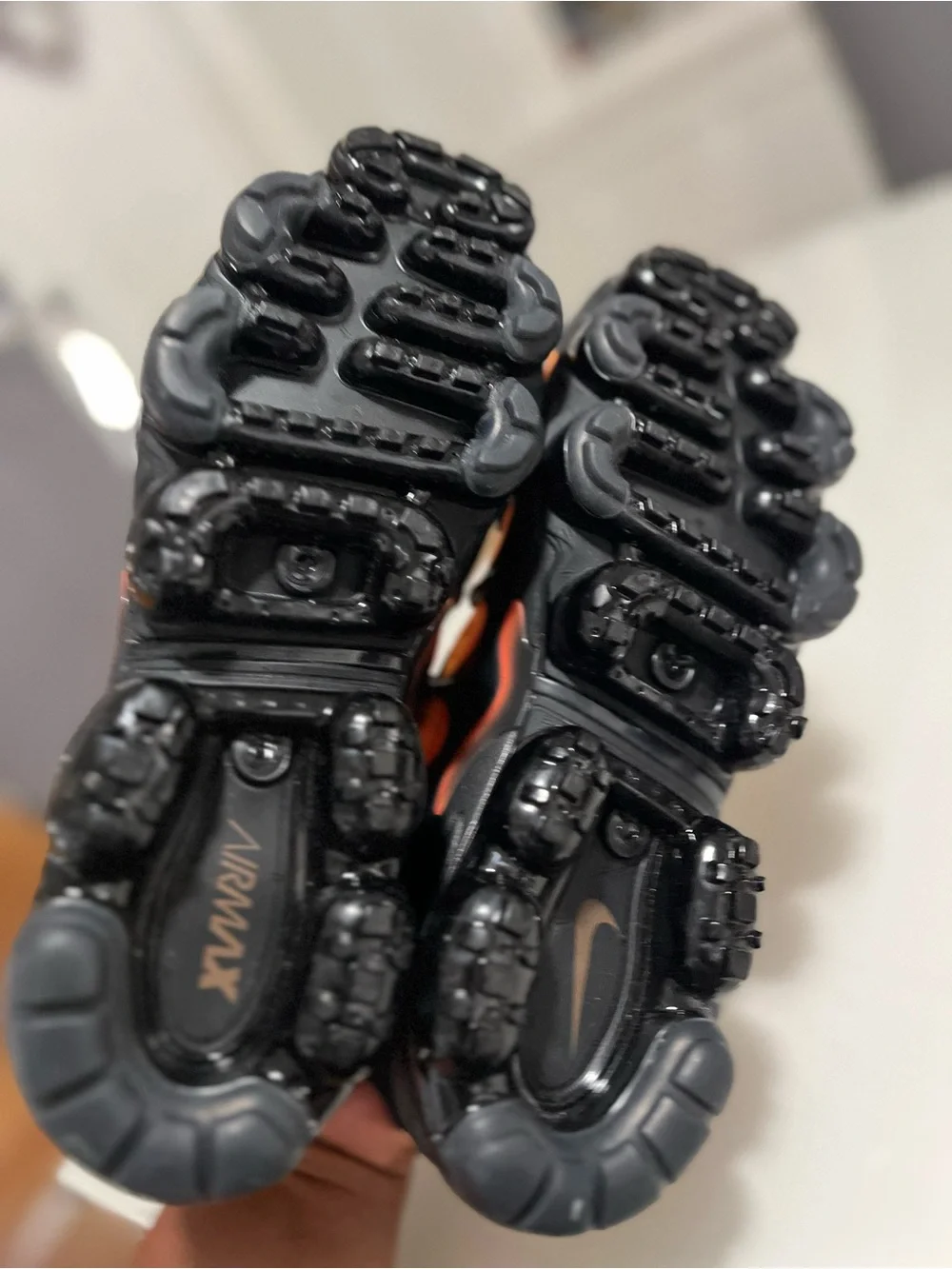 NIKE VAPOR MAX PLUS SZ 8.5